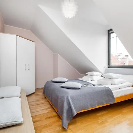 Happy Old Town Tartaczna 235 Apartment *