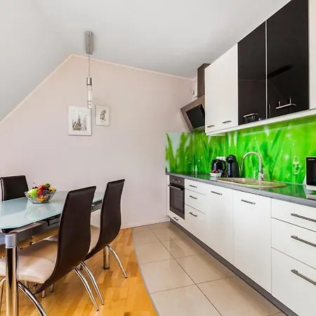 Happy Old Town Tartaczna 235